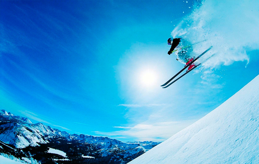 Покорим вершину: 8 правил безопасного катания на лыжах